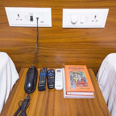 Готель Amritara Ramila Kutir Ayodhya Екстер'єр фото
