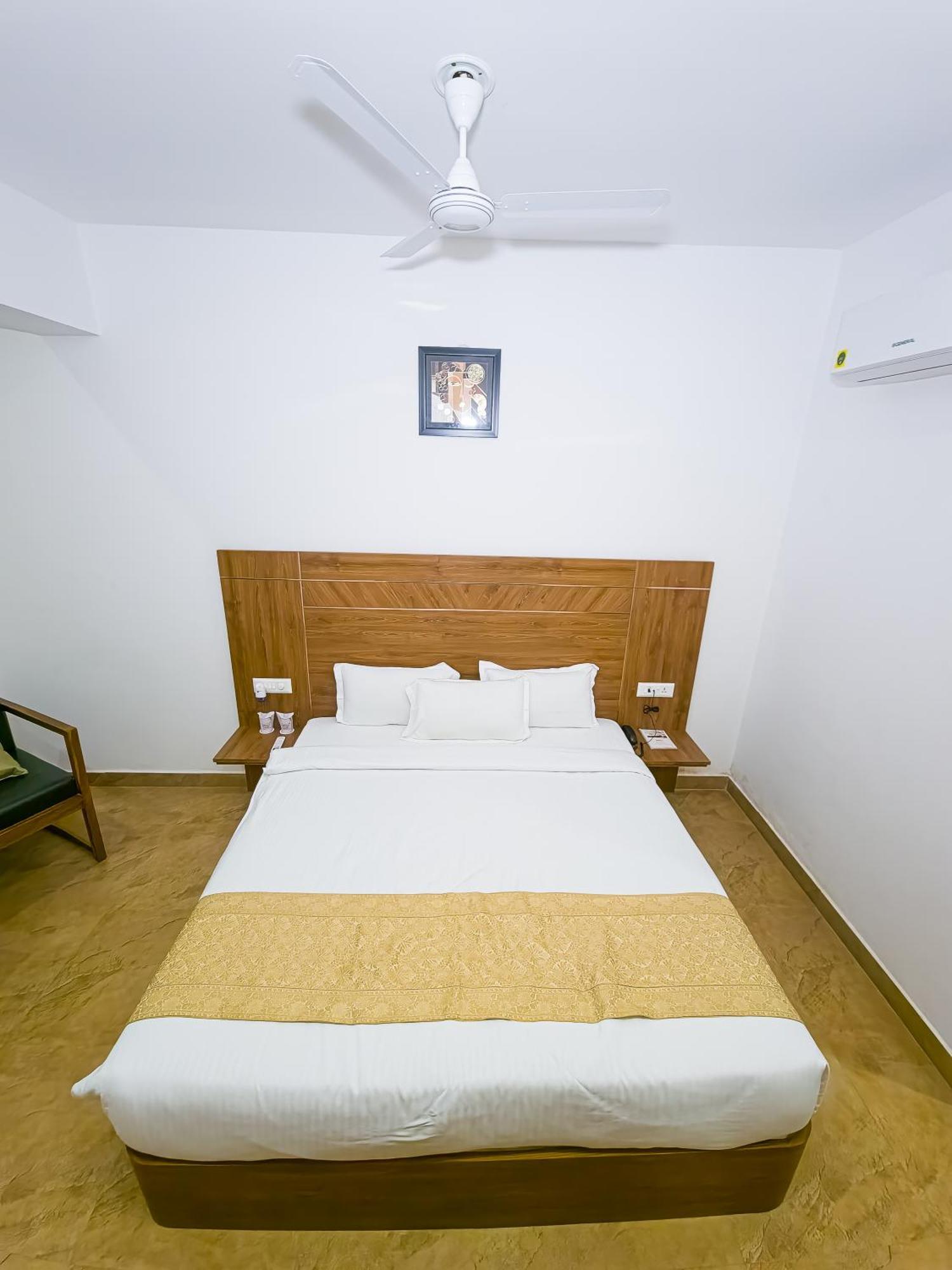 Готель Amritara Ramila Kutir Ayodhya Екстер'єр фото