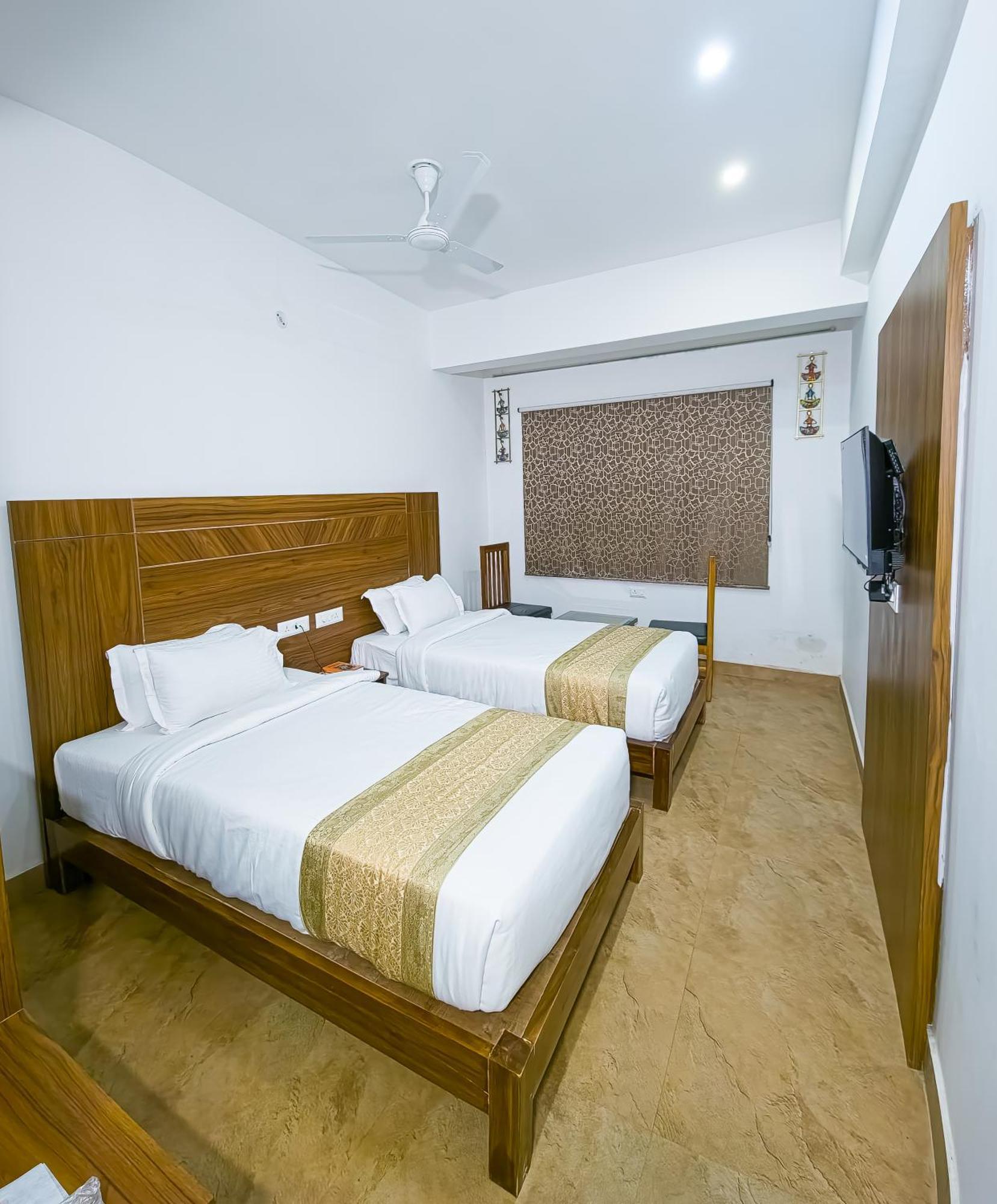 Готель Amritara Ramila Kutir Ayodhya Екстер'єр фото